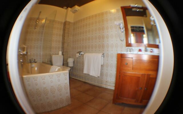 Hotel Raymond VII