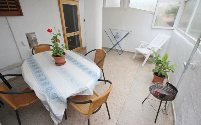 Family Ground Floor Apartment Puntamika