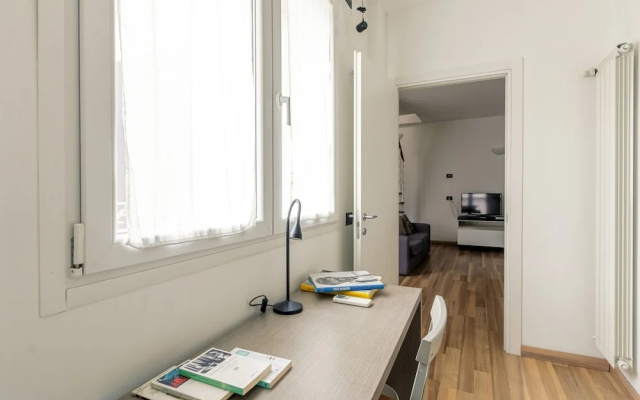 Candiani Building - Elegant 2-level Apartment With 3 Bedrooms