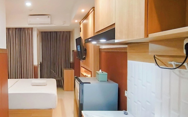 Wooden Touch Studio At Tamansari Skylounge Makassar Apartment – Guest Rooms – Makassar
