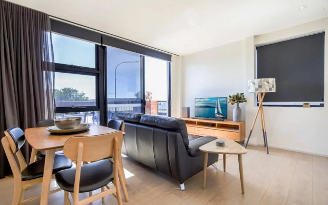Gorgeous 2-bed Apartment By Shops – Guest Rooms – Batemans Bay