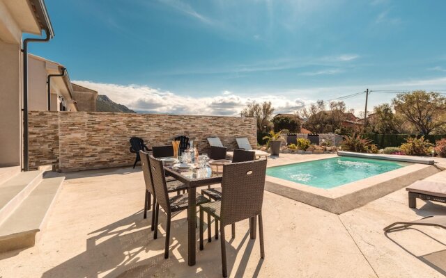 Villa With 2 Bedrooms in Palasca, With Wonderful Mountain View, Private Pool, Furnished Garden - 100 m From the Beach
