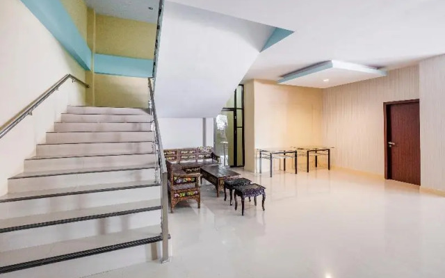 OYO 1633 Hotel Darma Nusantara 3
