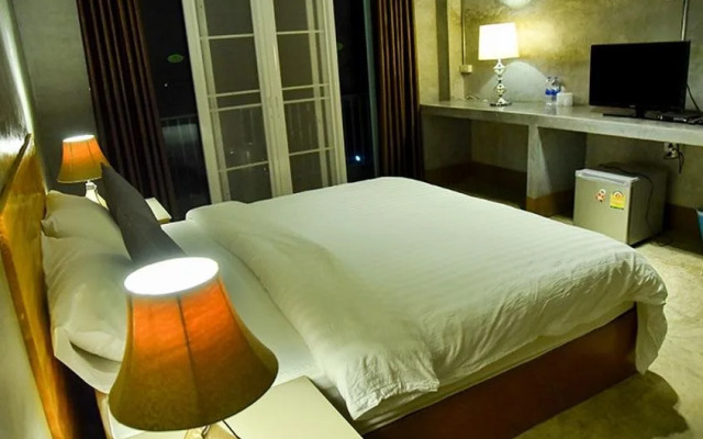 Baan See See Moutain View