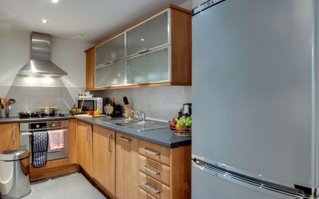 Base Serviced Apartments - Cumberland Apartments