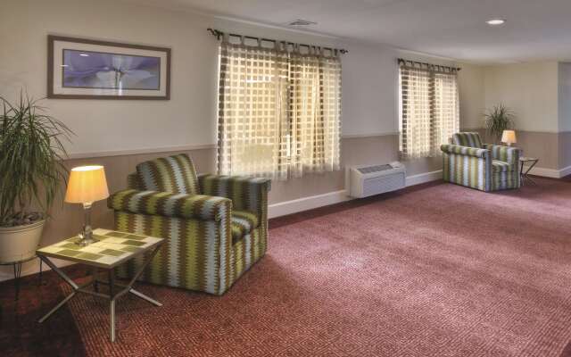 La Quinta Inn & Suites by Wyndham Danbury