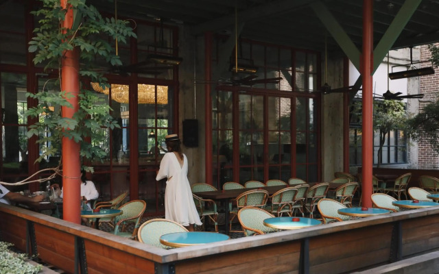 Stamba Hotel