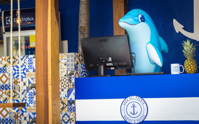 Casa del Puerto Hostel & Suites
