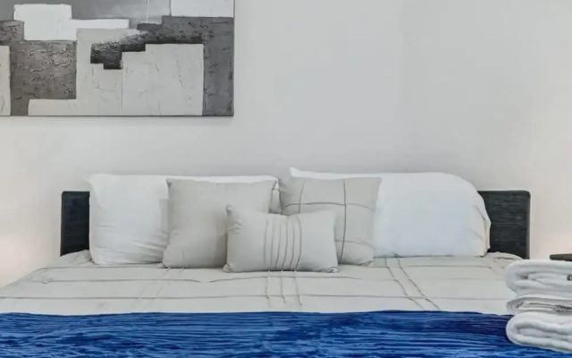 Luxury Urban Retreat Near Key Houston Locations