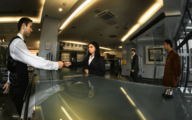 Hotel Lav