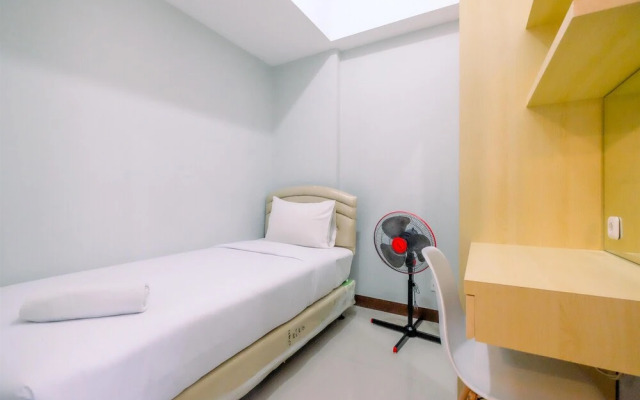 Comfort And Cozy 2Br Royal Heights Apartment