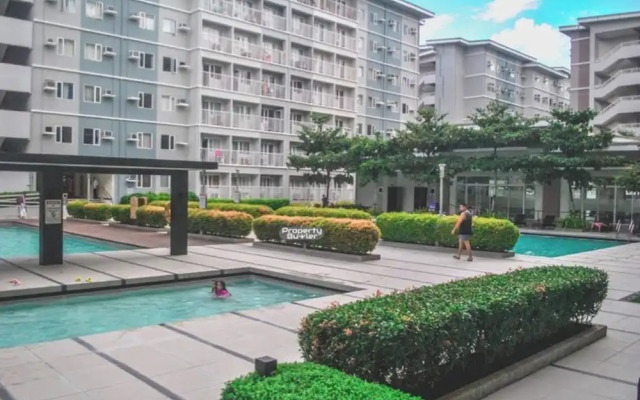 Room in Condo - Butler's Bnb A Trees Residences Qc Phil