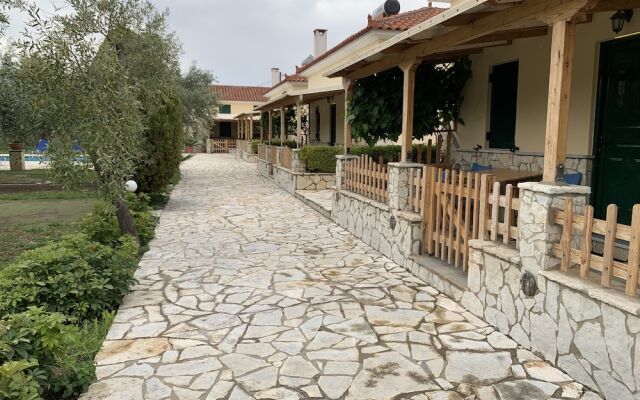 Foufas Houses