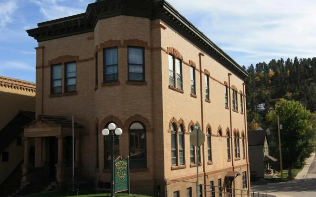 Town Hall Inn