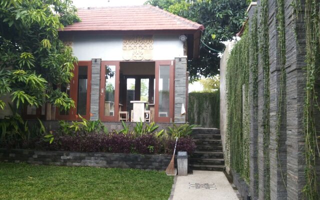 Hotel Merta Sari JW Menuh I