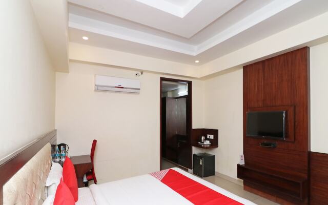 OYO 12823 Hotel Pearl Avenue