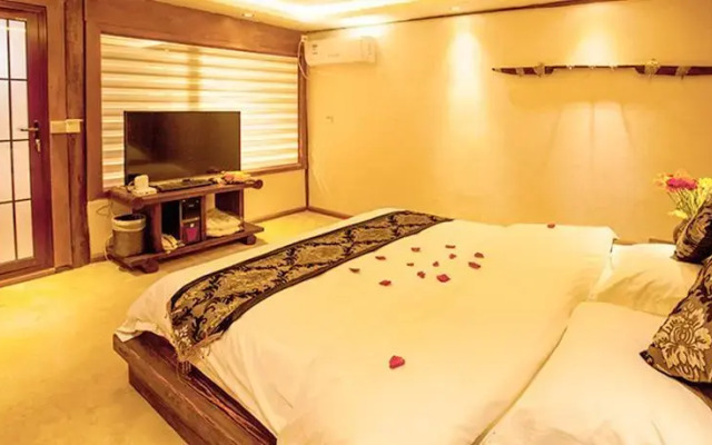 Lijiang Golden Sunshine Boutique Hotel