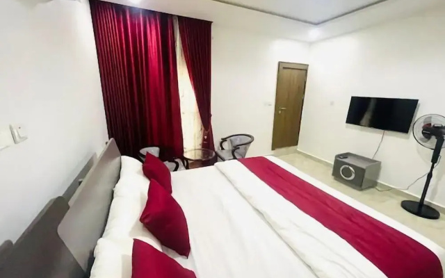 Triangle Apartment