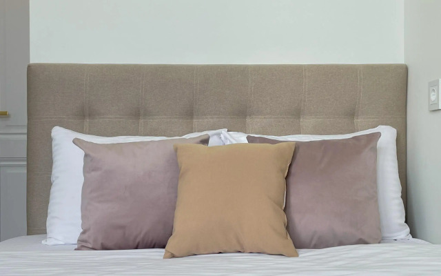 Art-Seasons Apartments (Арт-Сизонс Апартментс) на улице Ивана Франко 6