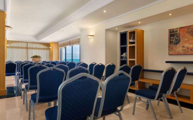 Ramada by Wyndham, Athens Club Attica Riviera Hotel