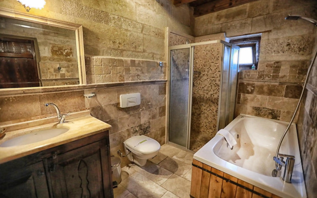 Traveller's Cave Hotel