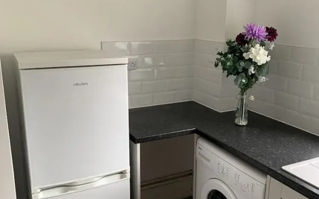 Impeccable 2-bed Apartment in Eastleigh