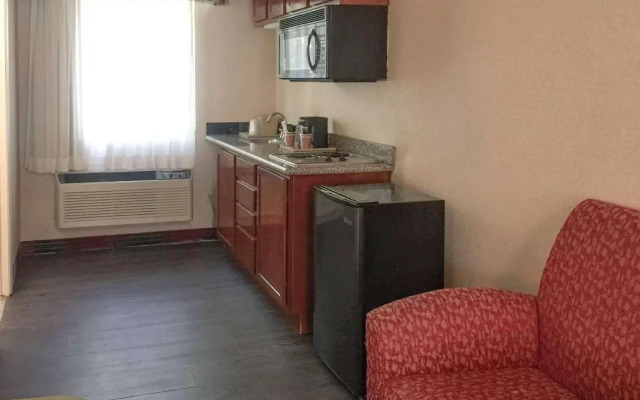 Quality Inn & Suites Oceanside near Camp Pendleton