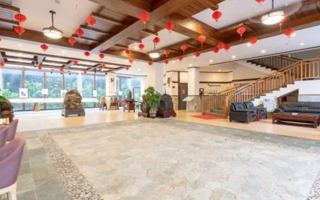 Hot Spring Forest Holiday Hotel