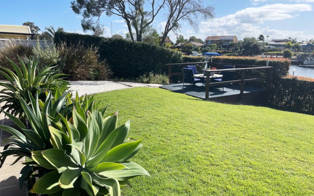 Bribie Island Canal Holiday Destination!