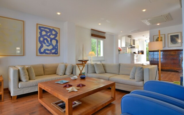 Mallorca Family Sea Front Villa in Betlem