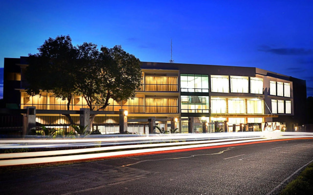Rivermount Hotel And Resort
