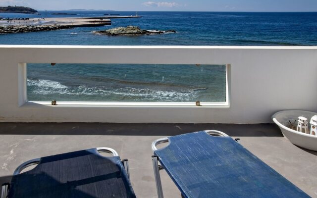 2 Bedroom Apartment With Terrace in Tinos Chora