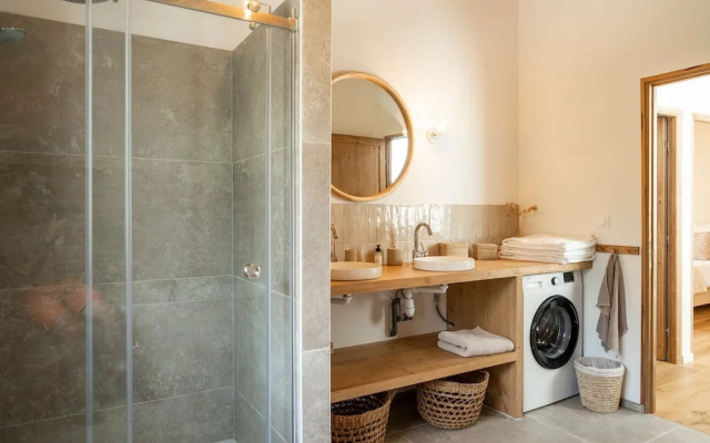 G te Singulier et Authentique Dans Ancienne Ferme