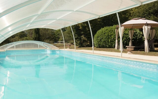 Upscale Mansion in Brouchaud With Views Across Private Pool