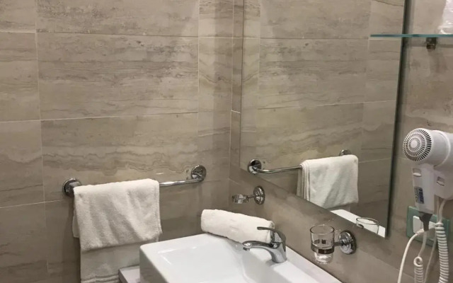 Hotel Tysandros