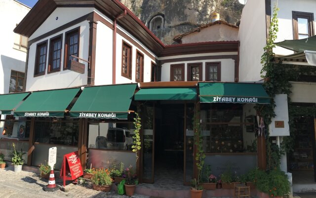 Ziyagil Konağı