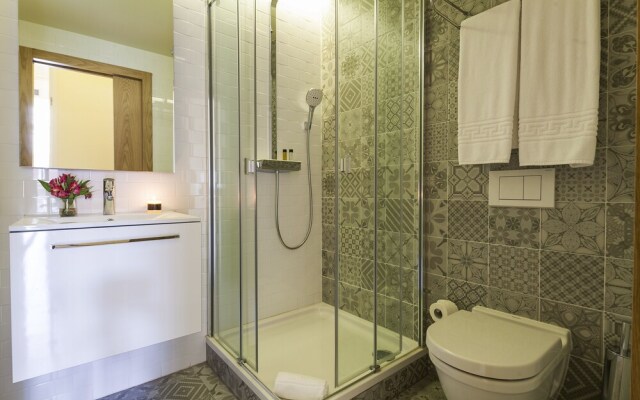 Uma Suites Pau Claris Barcelona