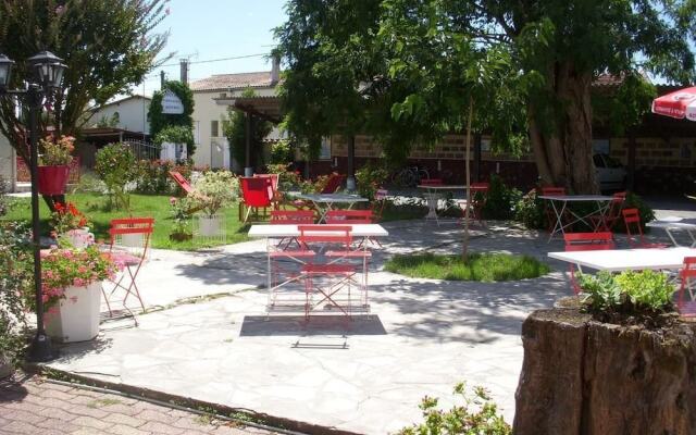 Hotel les vieux Acacias