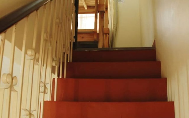 Hive Manila Guesthouse