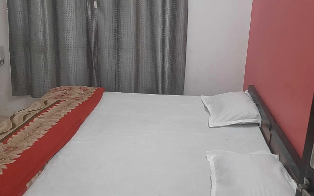 SPOT ON 89149 White House Hotel