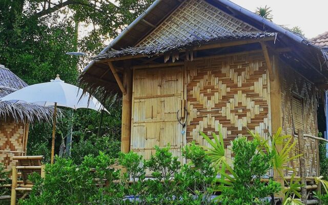 Samui Caravans Hill Camp