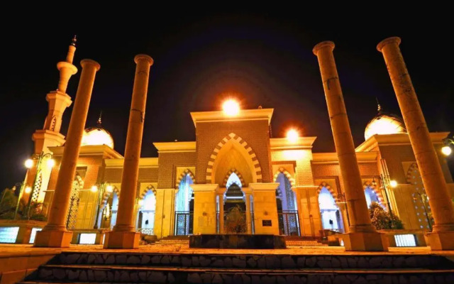 ZEN Rooms Pasar Ikan Losari