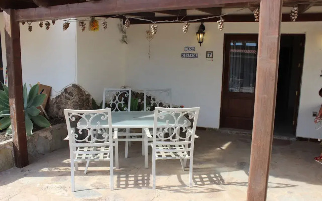 Beautiful 2-bed Bungalow in Parque Holandés
