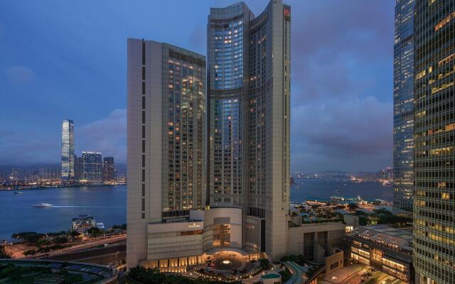 Four Seasons Hotel Hong Kong