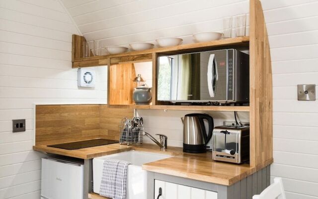 Weedingshall Lodges