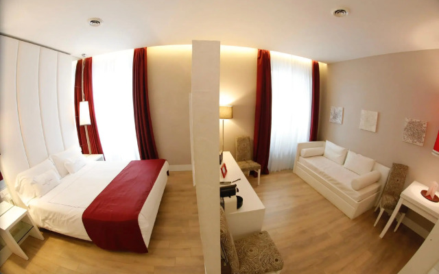 Tullia e Prisca Relais