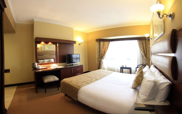 Pyramisa Suites Hotel Cairo
