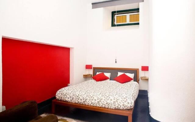 Renewed Apartment in Alfama (near the Cathedral)