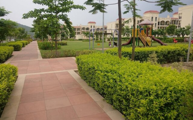 Room in Condo - 'mount View Double-bed' By Aparna Bienvenue !