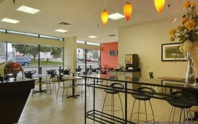Super 8 Hotel Dartmouth
